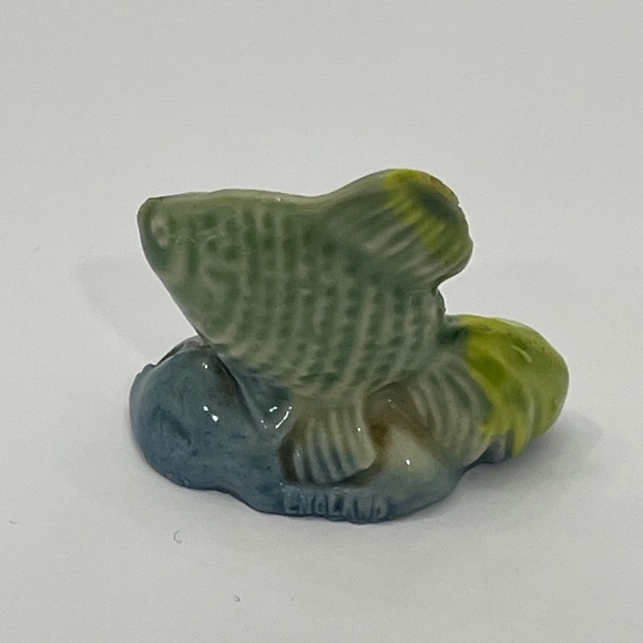 Wade England Red Rose Tea Miniature Figurine Fan Tail Angel Fish Terrarium Decor - Picture 3 of 7